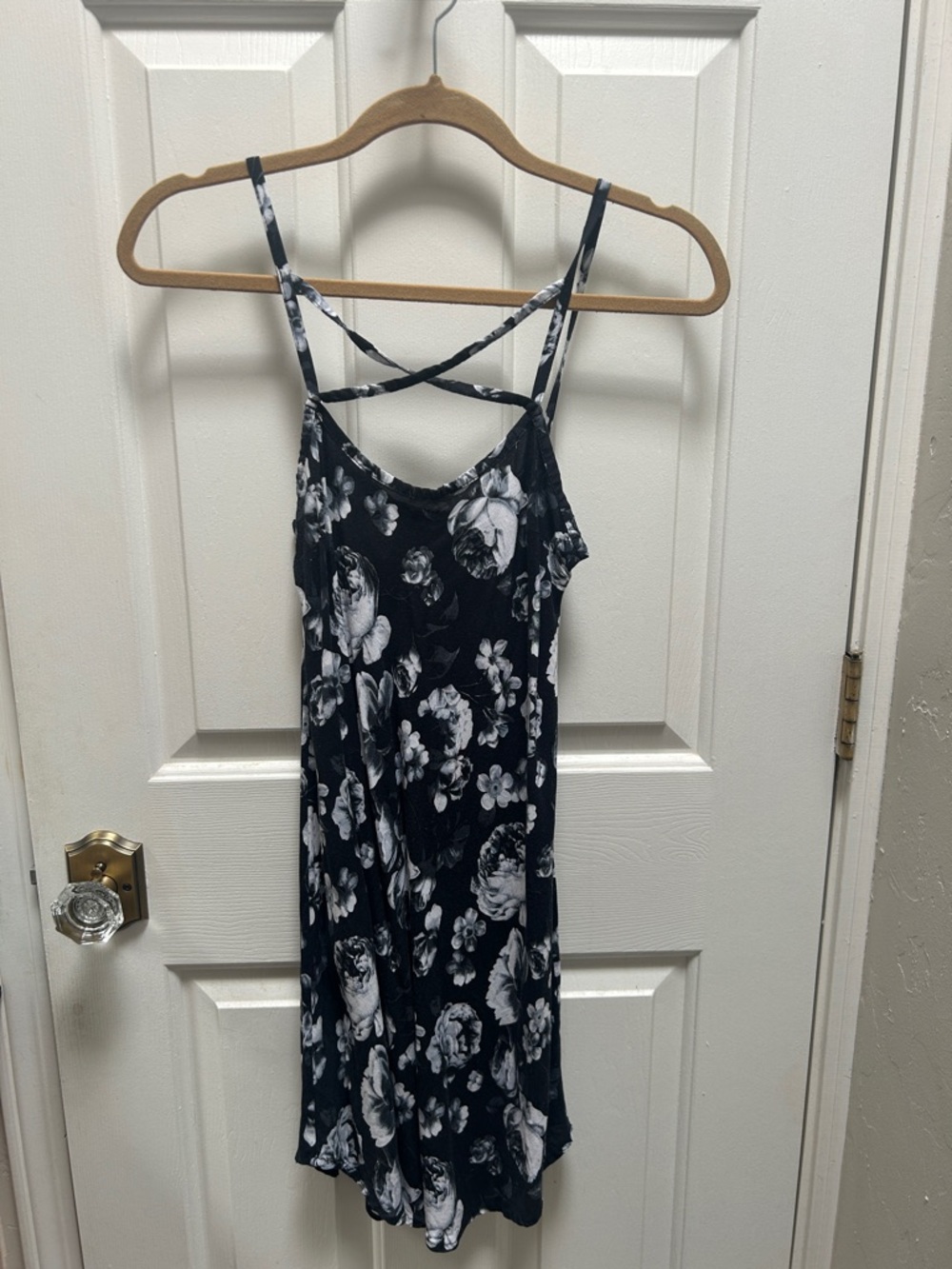 Stillwater the Brand Black & White Floral Double Strap Slip Dress